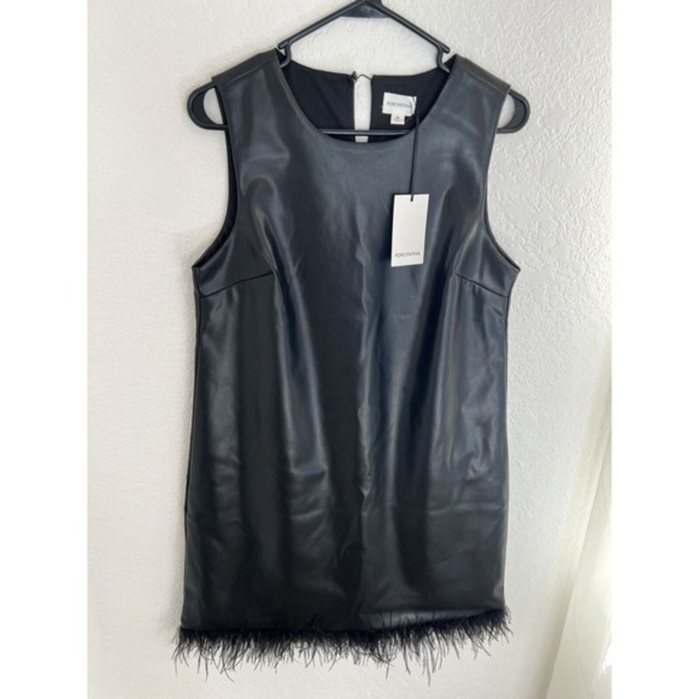 NWT For Cynthia Women Shift Dress Black Feathers Sleeveless Size Med